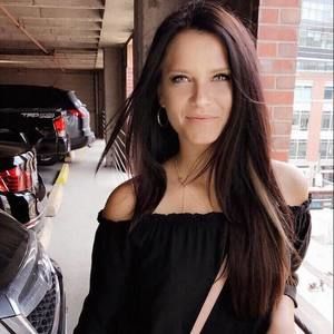 Meet your Posher, Courtney